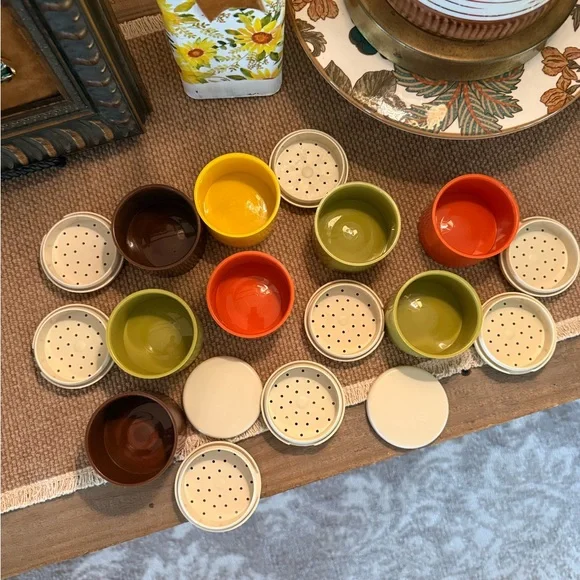 vintage Tupperware stacking spice shakers in harvest colors 1970s kitchen retro - Picture 5 of 6